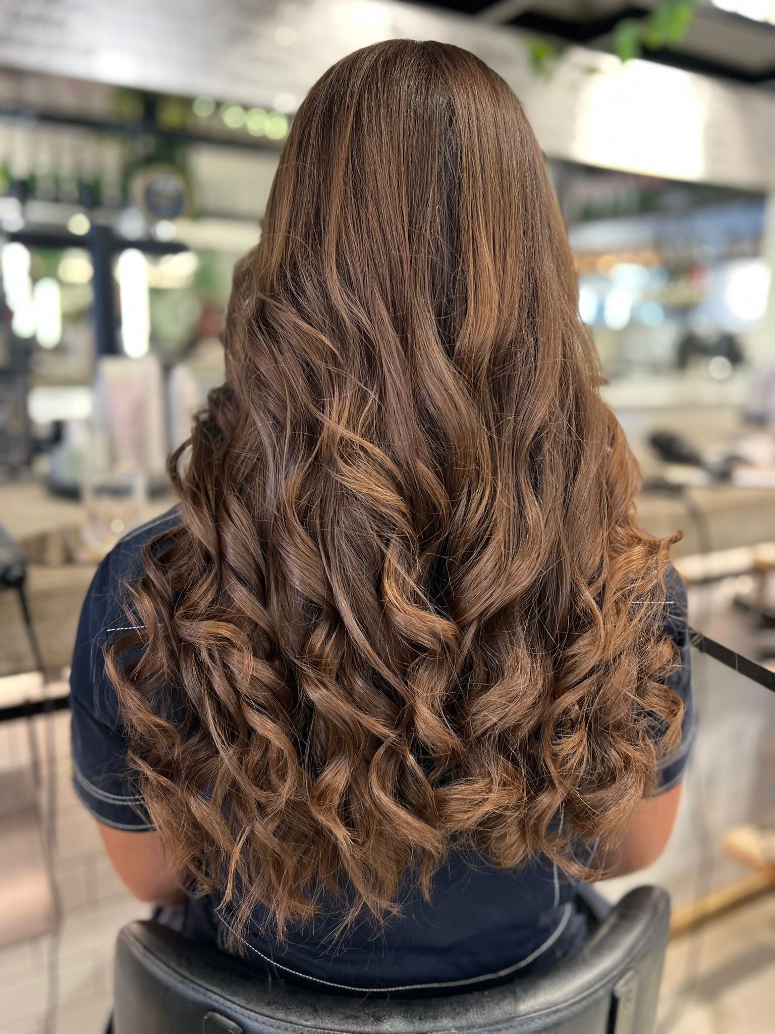 Hi it’s Elysee here’s the curls and brown colour I did today